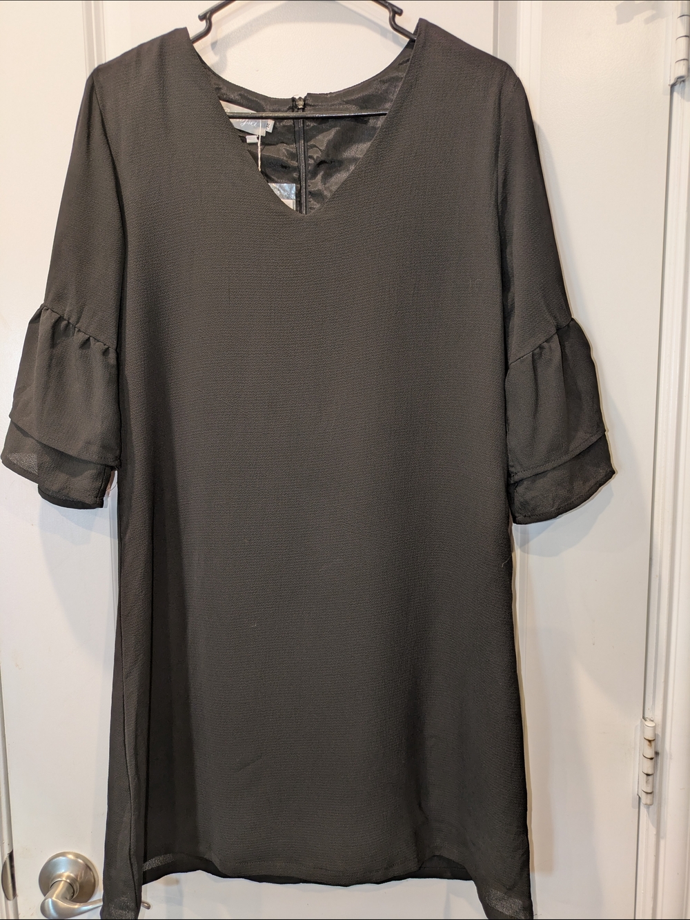 NWT Black Shift Dress Medium Ruffle Sleeve V Neck Lightweight Tunic Dress